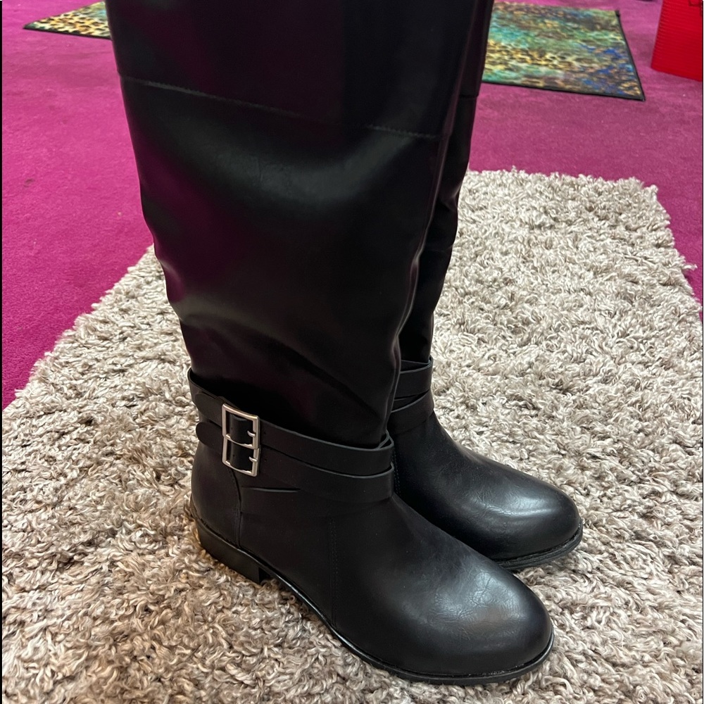 Black riding boots